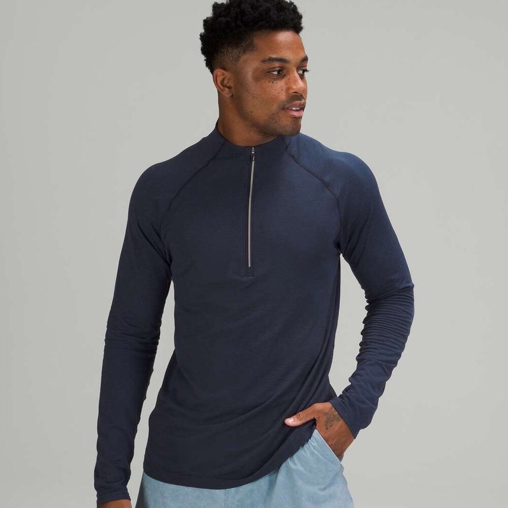 Lululemon Metal Vent Tech Half-Zip Size Large True Navy Mineral Blue Run Gym